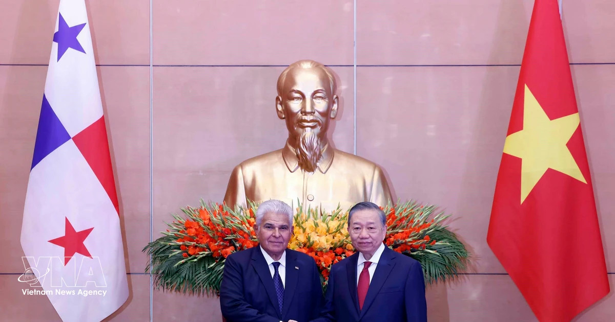 Top Vietnamese, Panamanian leaders hold talks in Hanoi