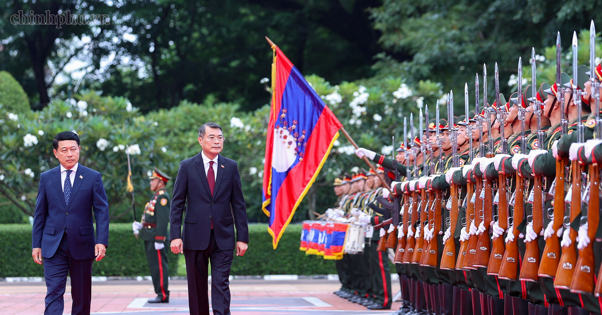 Lao PM welcomes Vietnam's PM Le Minh Hung for talks on deeper ties