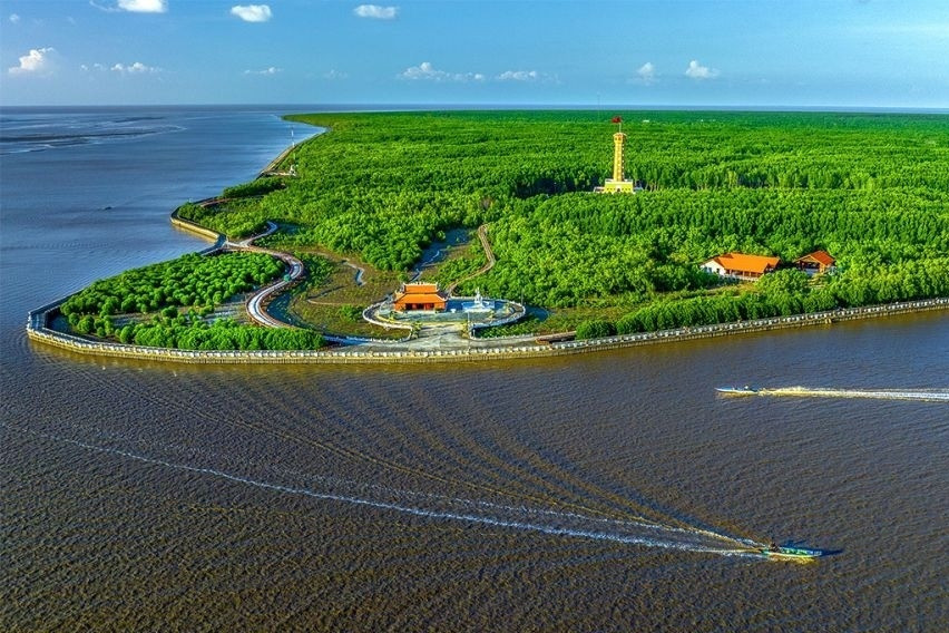 Ca Mau Secretary discusses momentum for development in new era