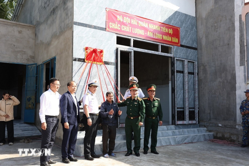 'Happy homes’ handed over to displaced residents affected by floods