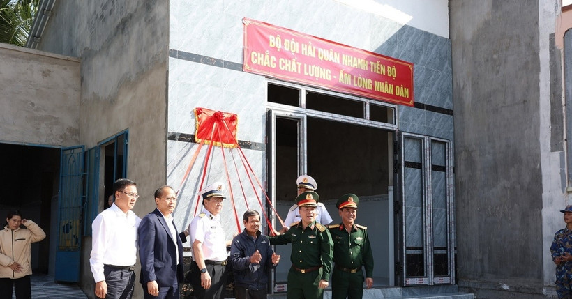 'Happy homes&rsquo; handed over to displaced residents affected by floods