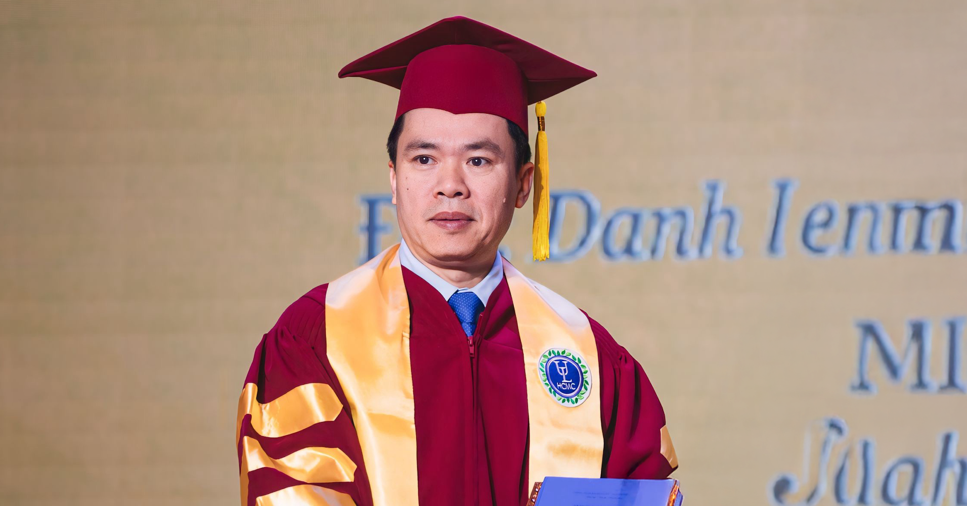 French government awards Knight's Order to Vietnamese legal scholar