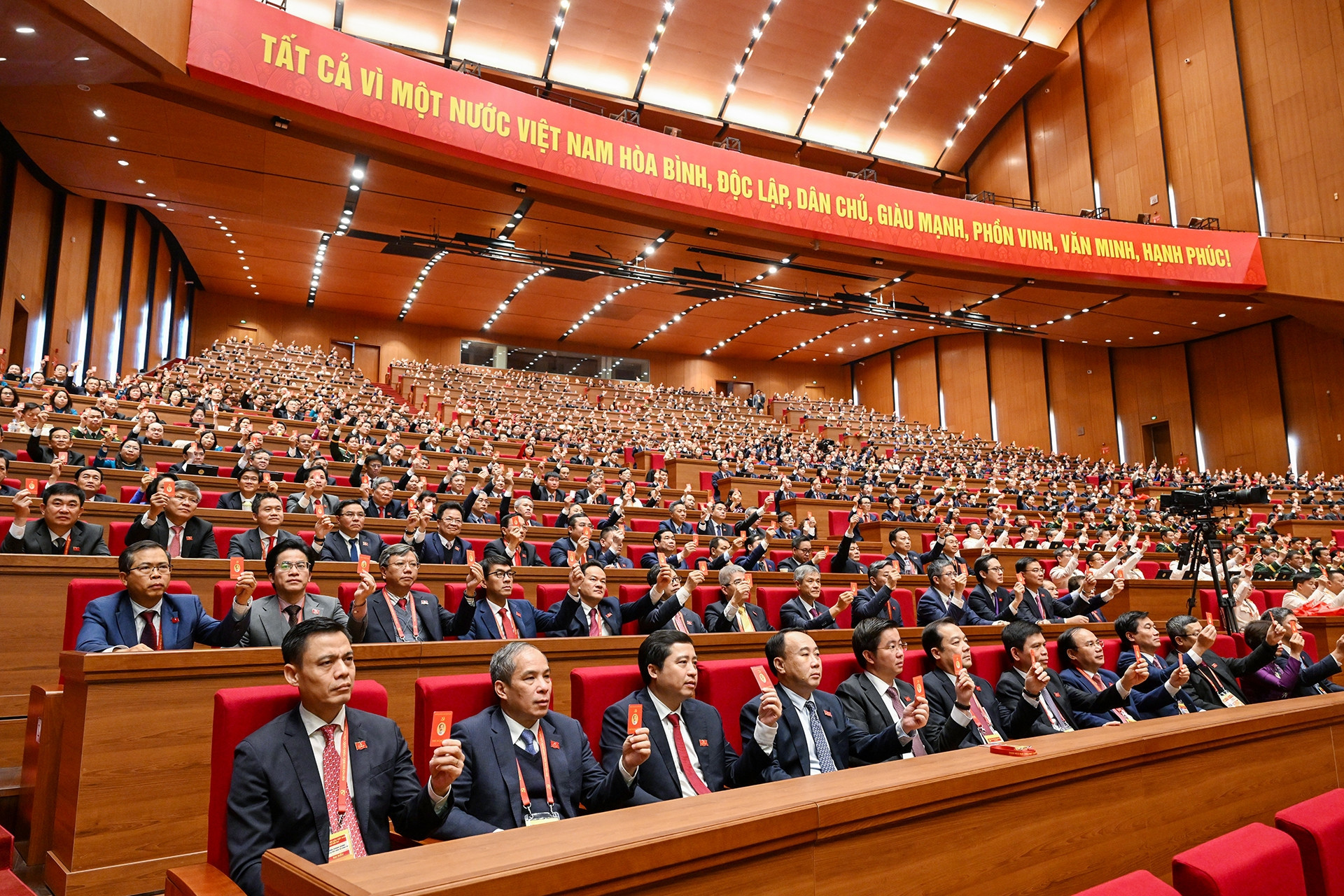 “People are the root” elevated to new level in 14th National Congress Resolution