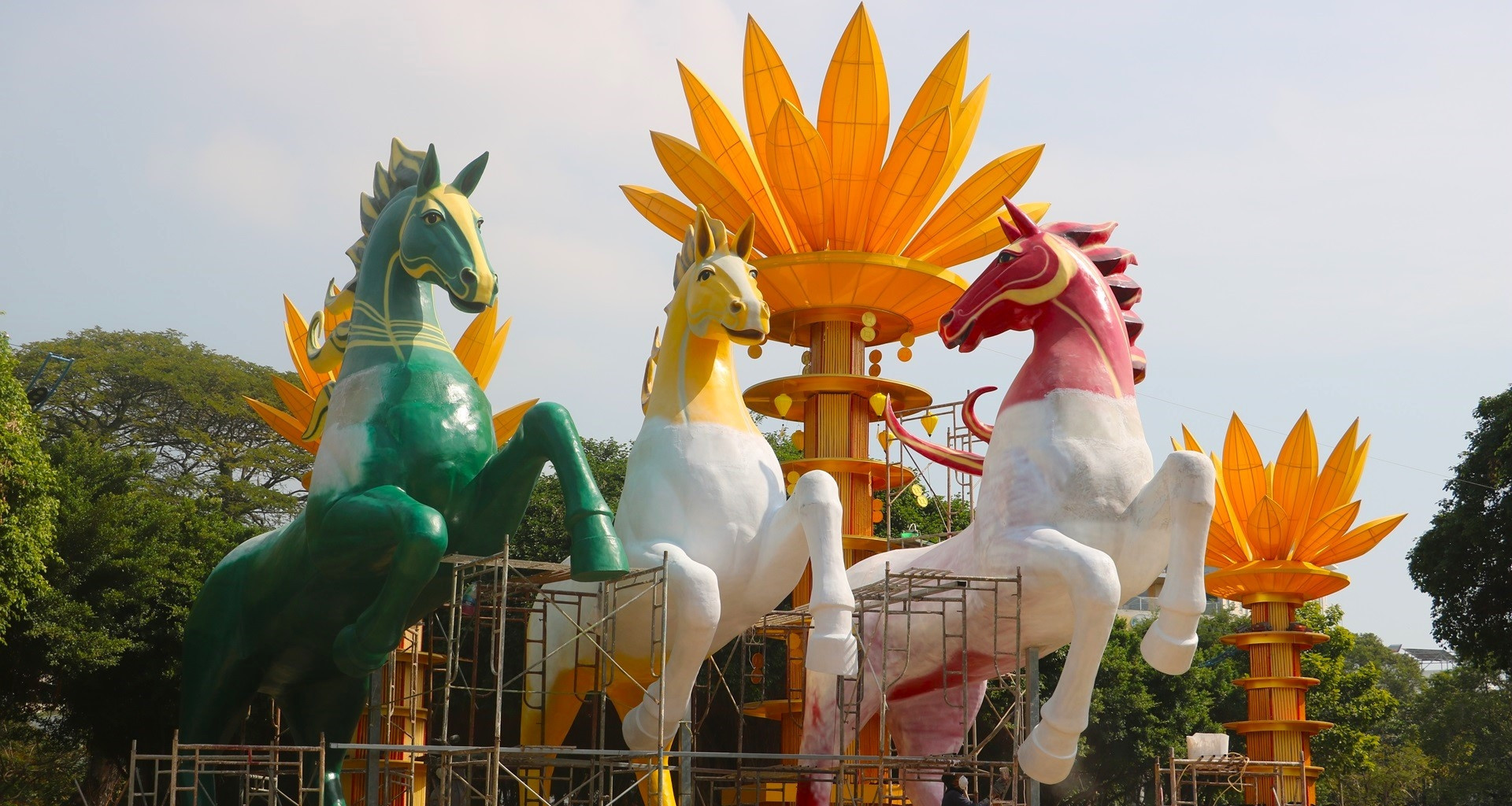 Giant galloping horses by the sea: Vung Tau reveals Tet mascots