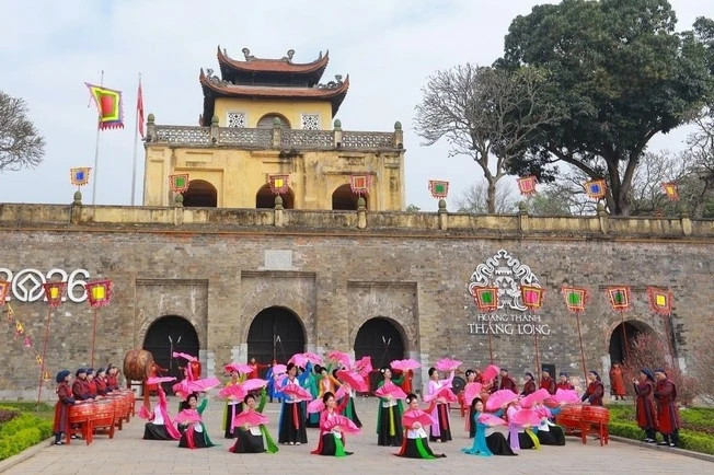 Tet flower street held for first time at Thang Long Imperial Citadel