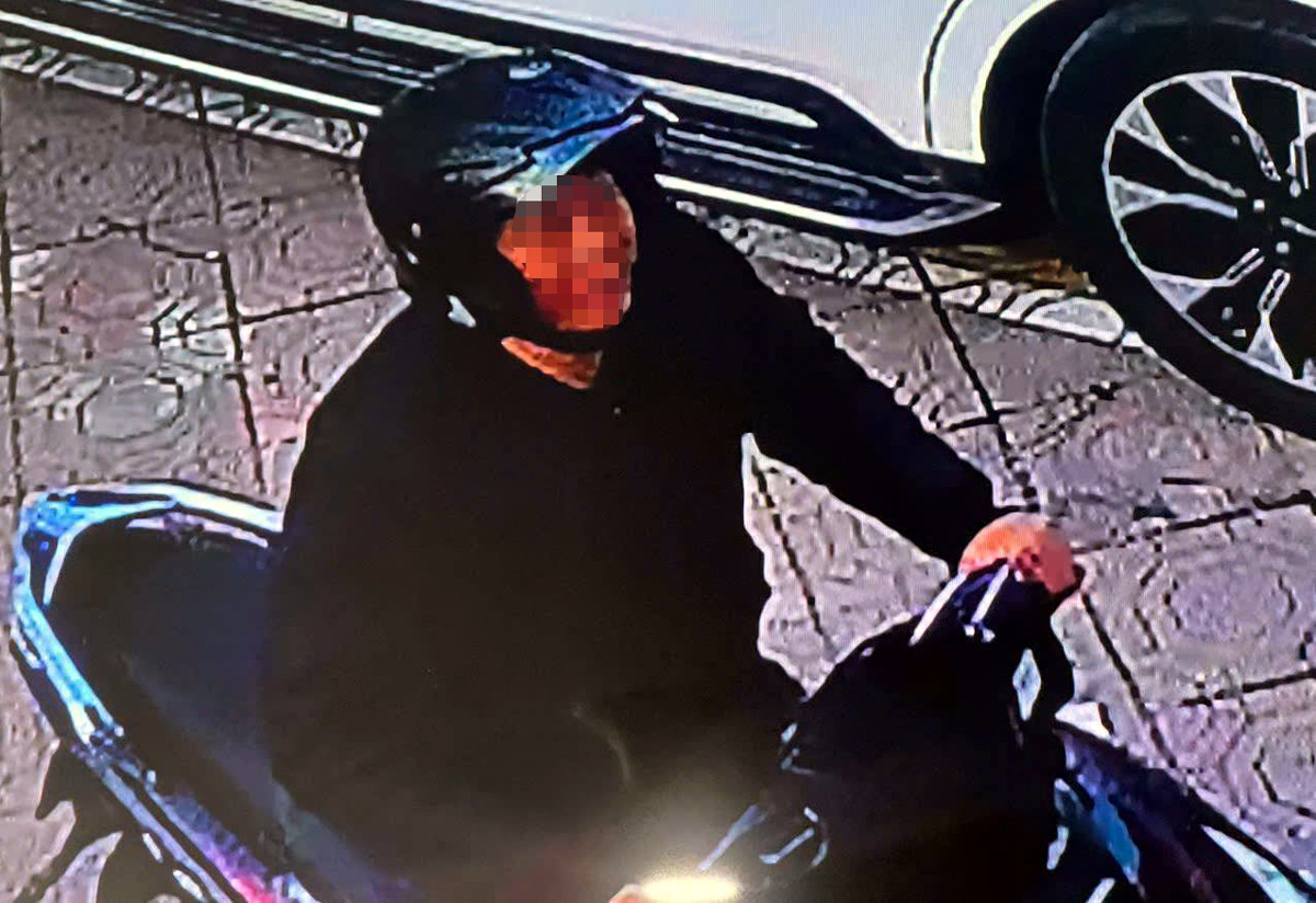 New scam tactic: Culprits go directly to victims' houses to collect cash