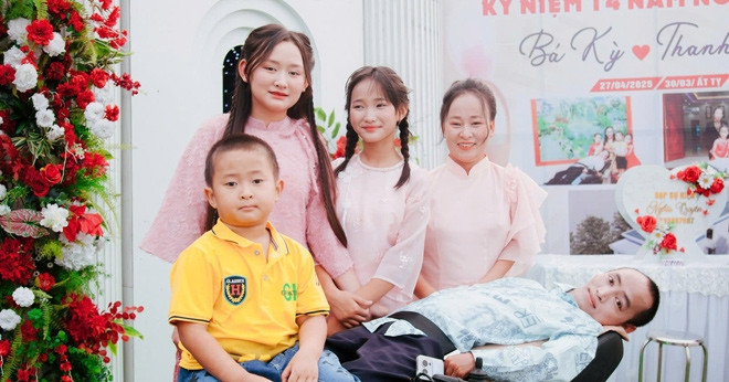 The groom who couldn&rsquo;t move yet moved an entire wedding to tears