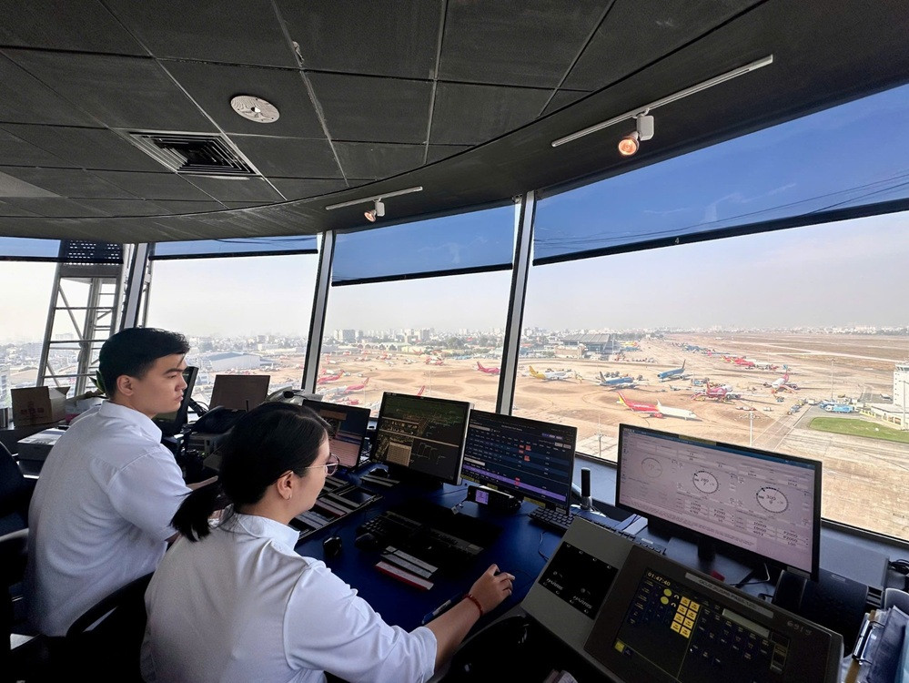 dieu hanh 1000 chuyen bay 2410.jpg