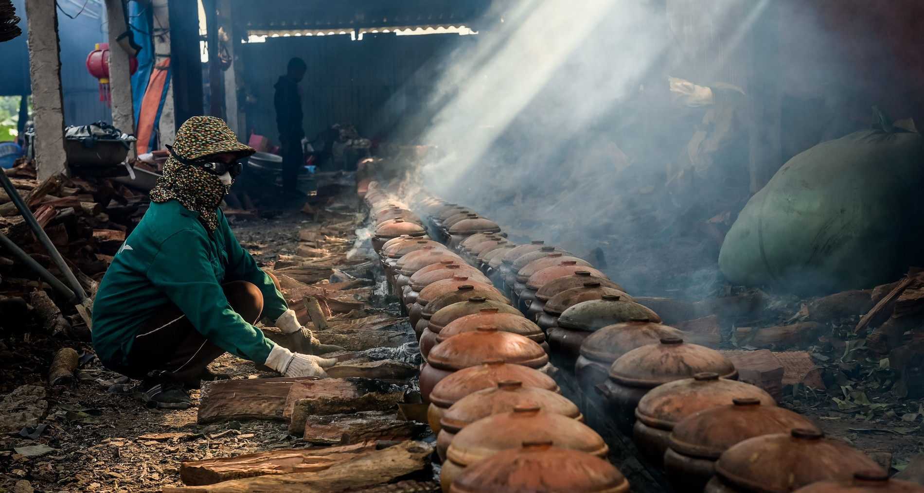 Vu Dai village braised fish sells by the thousands during Tet season