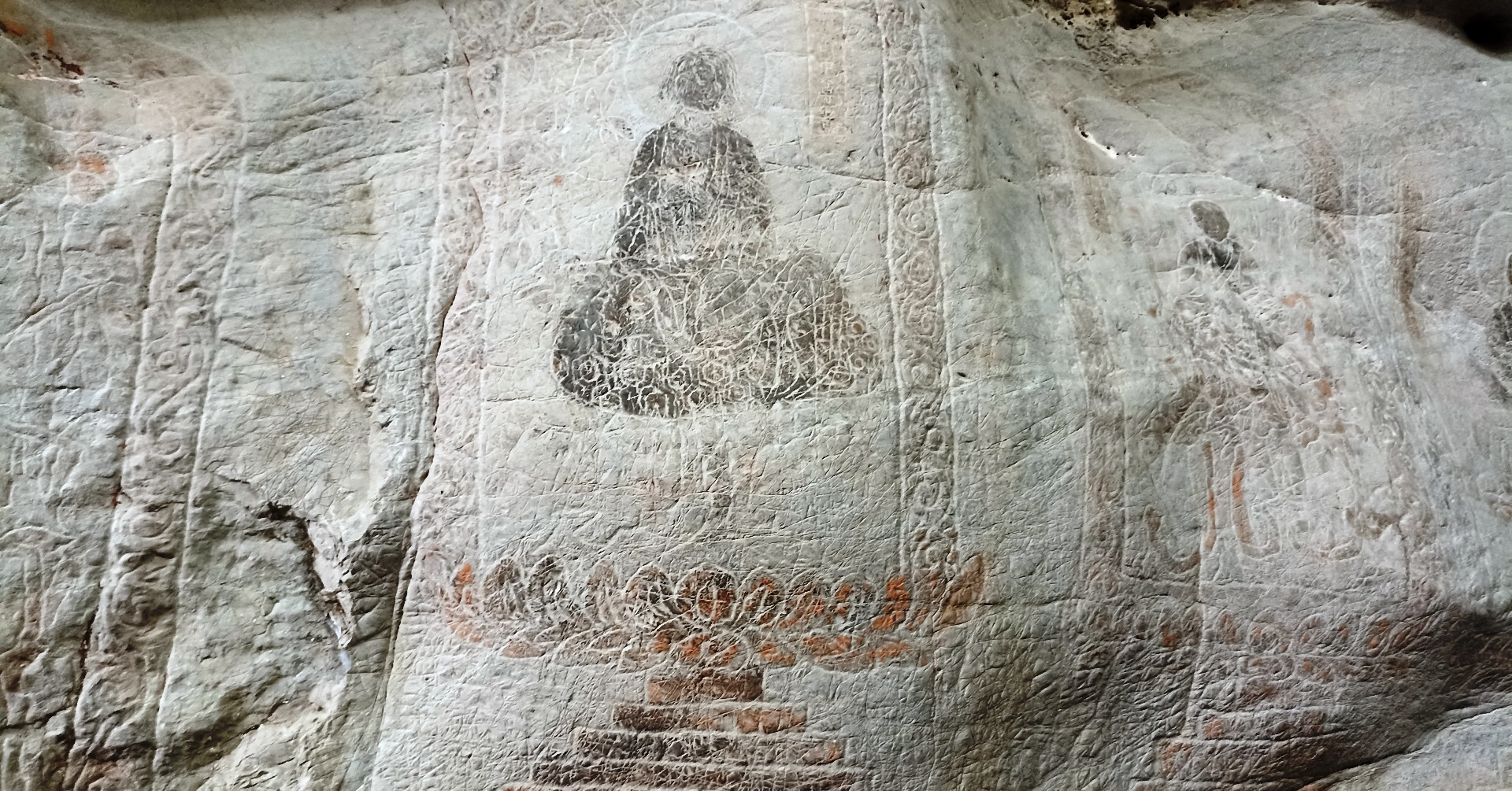 Ninh Binh’s ancient cave carvings recognized as priceless heritage