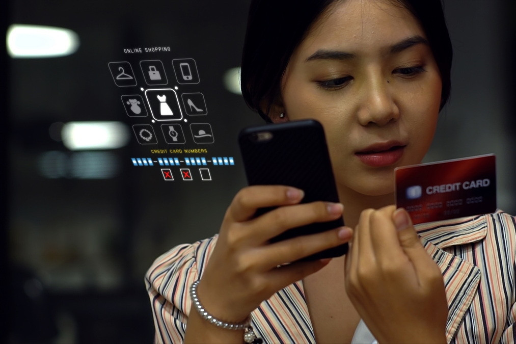 Tech scams during Tet: fake shippers and invoices stalk users