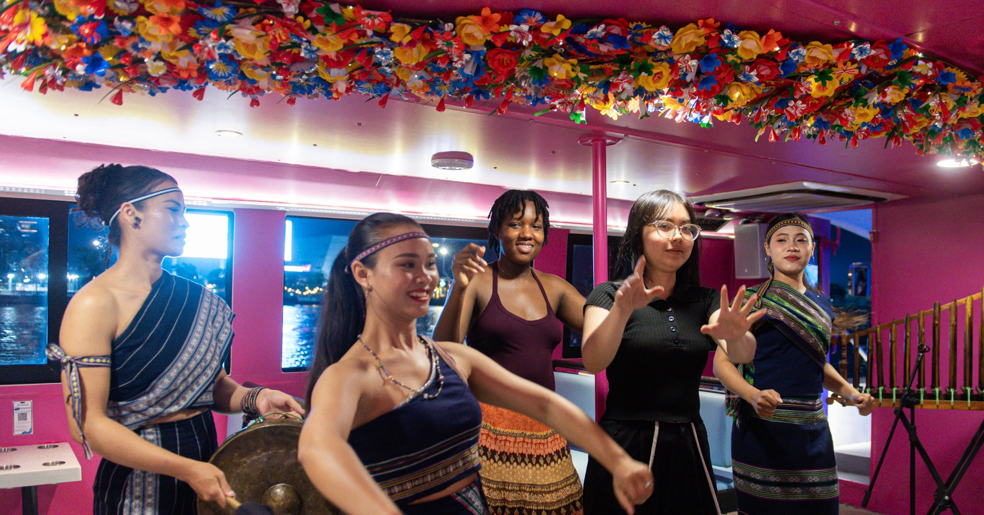 First Tet in Vietnam, foreign guests hear gongs on Saigon River