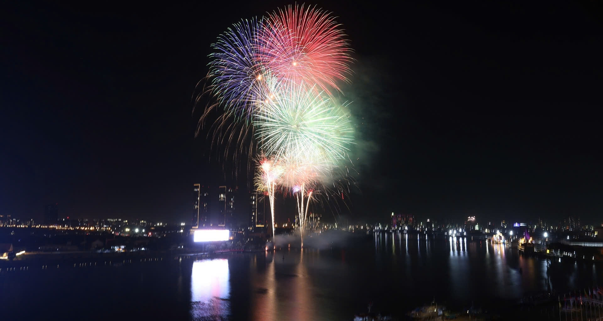 17 fireworks sites to light up HCMC on Lunar New Year&rsquo;s Eve