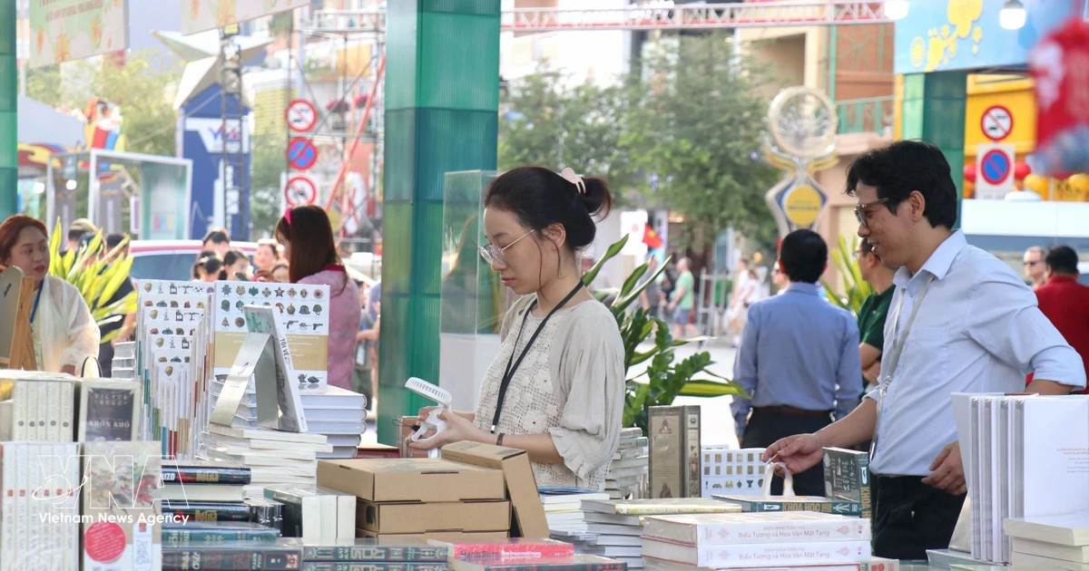 Tet Book Street Festival welcomes Spring with knowledge, renewed thinking
