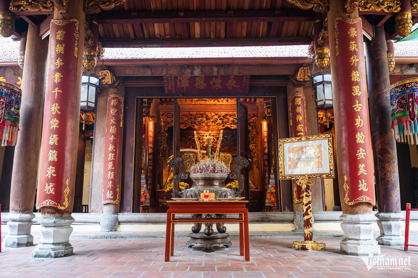 vietnam temple1.jpg