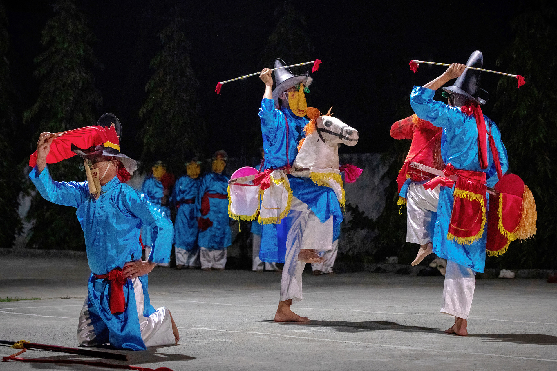 Quốc Dũng   Múa trò Xuân Phả Thanh Hóa.jpg