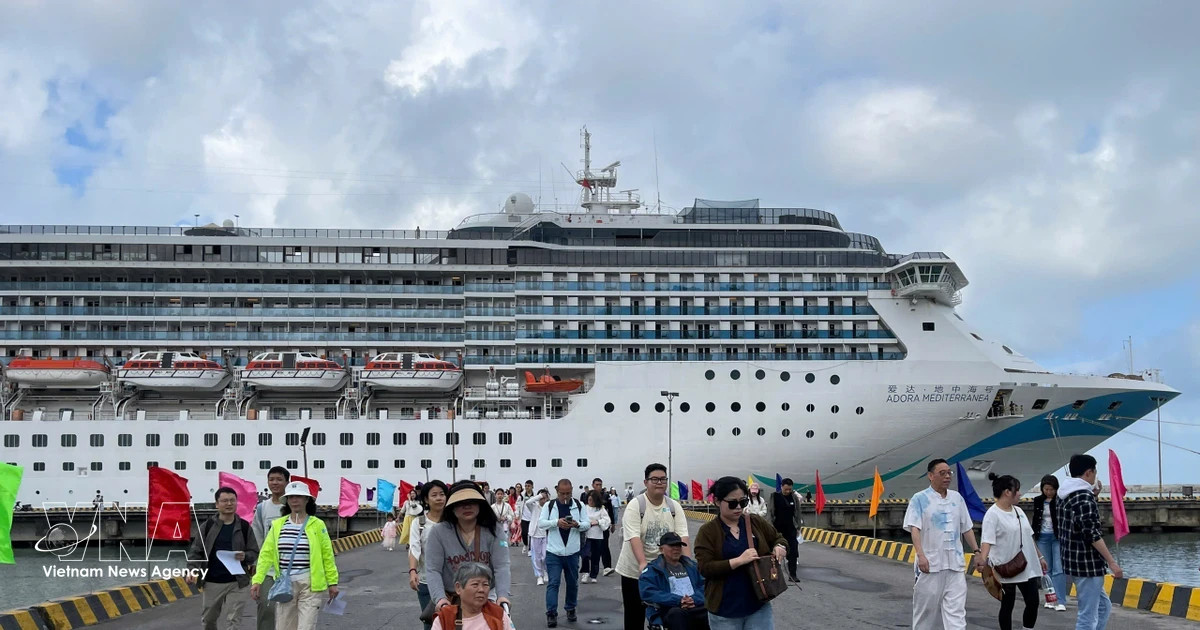 Hue welcomes first int'l cruise ship in Year of the Horse 2026
