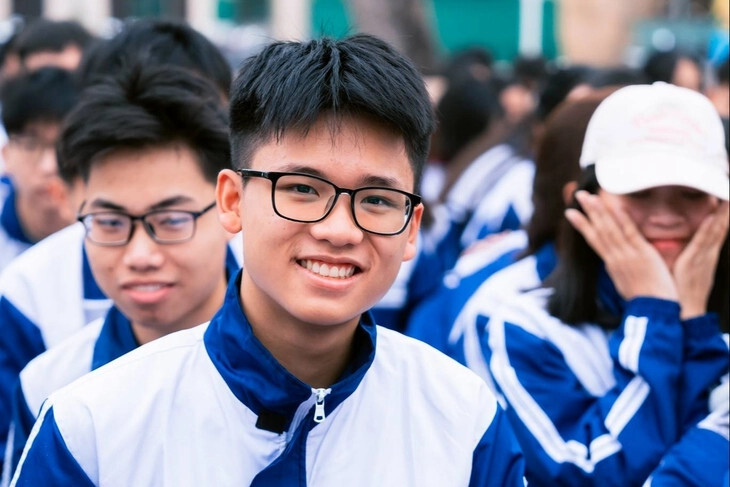 Hanoi university’s top scorer on aptitude test balances math and gaming