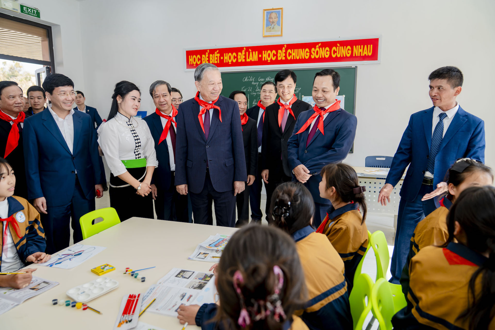 vietnam students31.jpeg