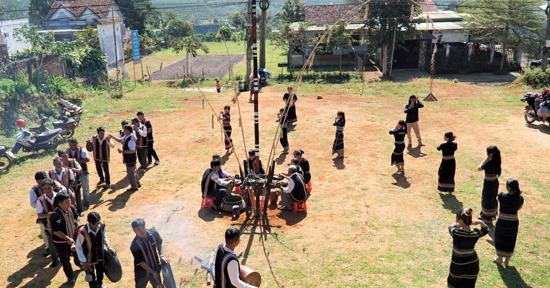 Listening to Spring in the Central Highlands