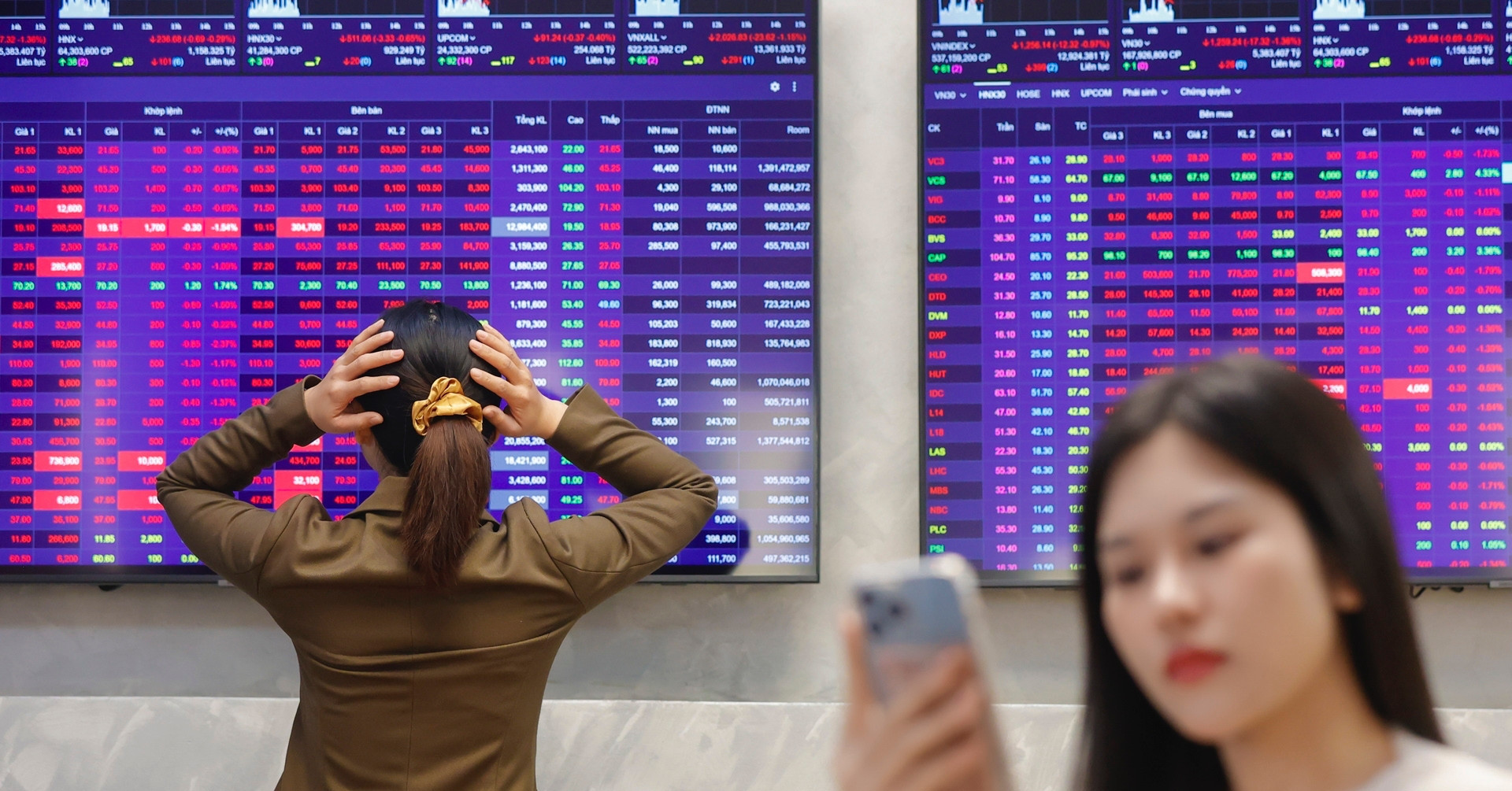 Young investor loses VND200 million after seeking life-changing returns