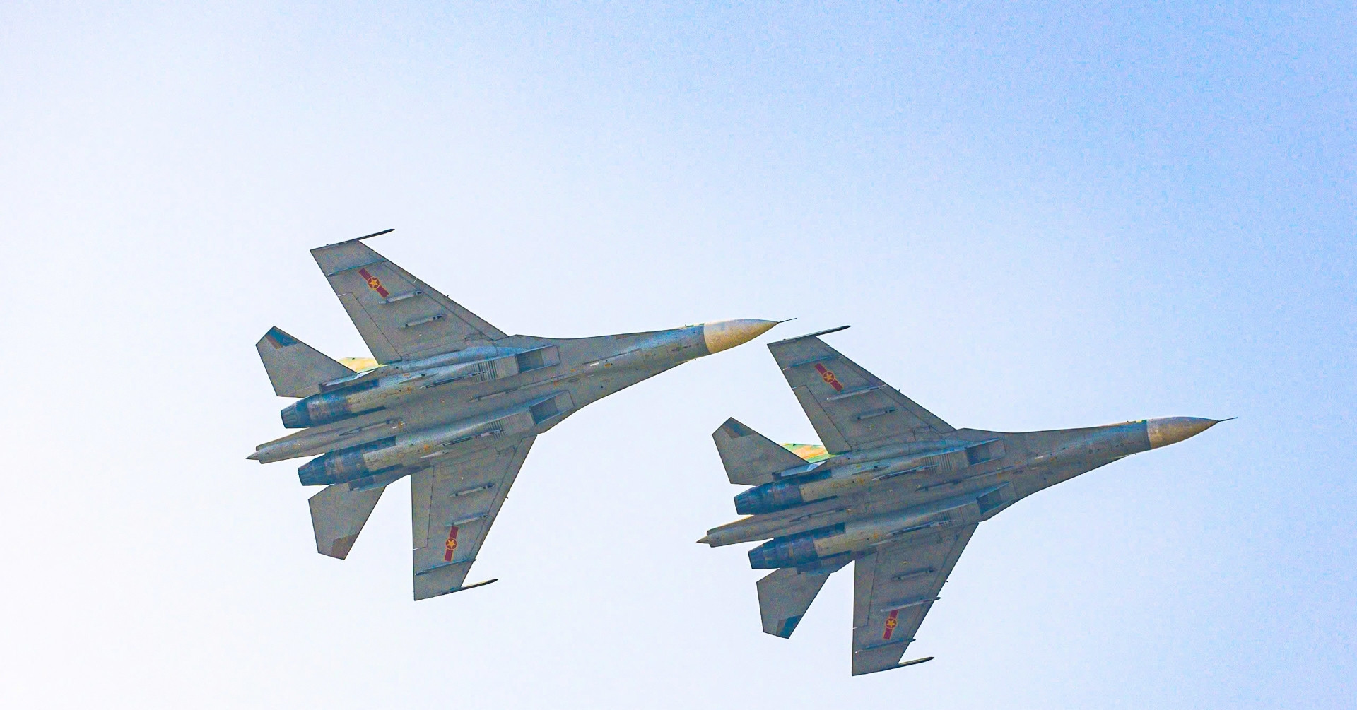 Vietnam weighs inviting foreign aerobatic teams to defense expo