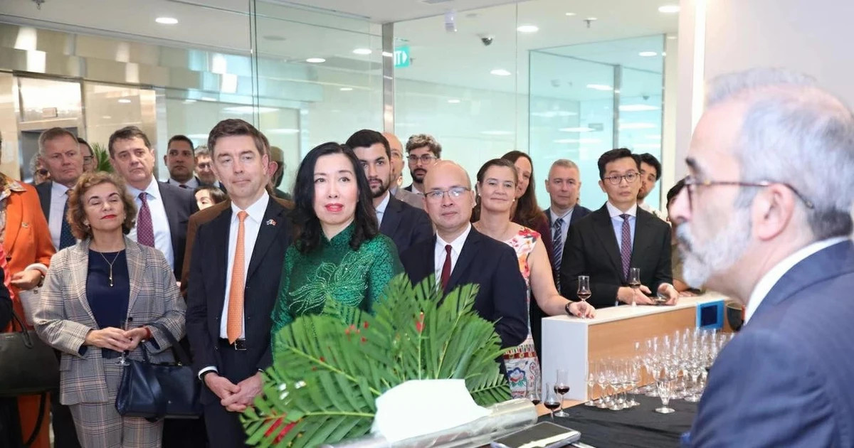 Portugal inaugurates embassy in Vietnam