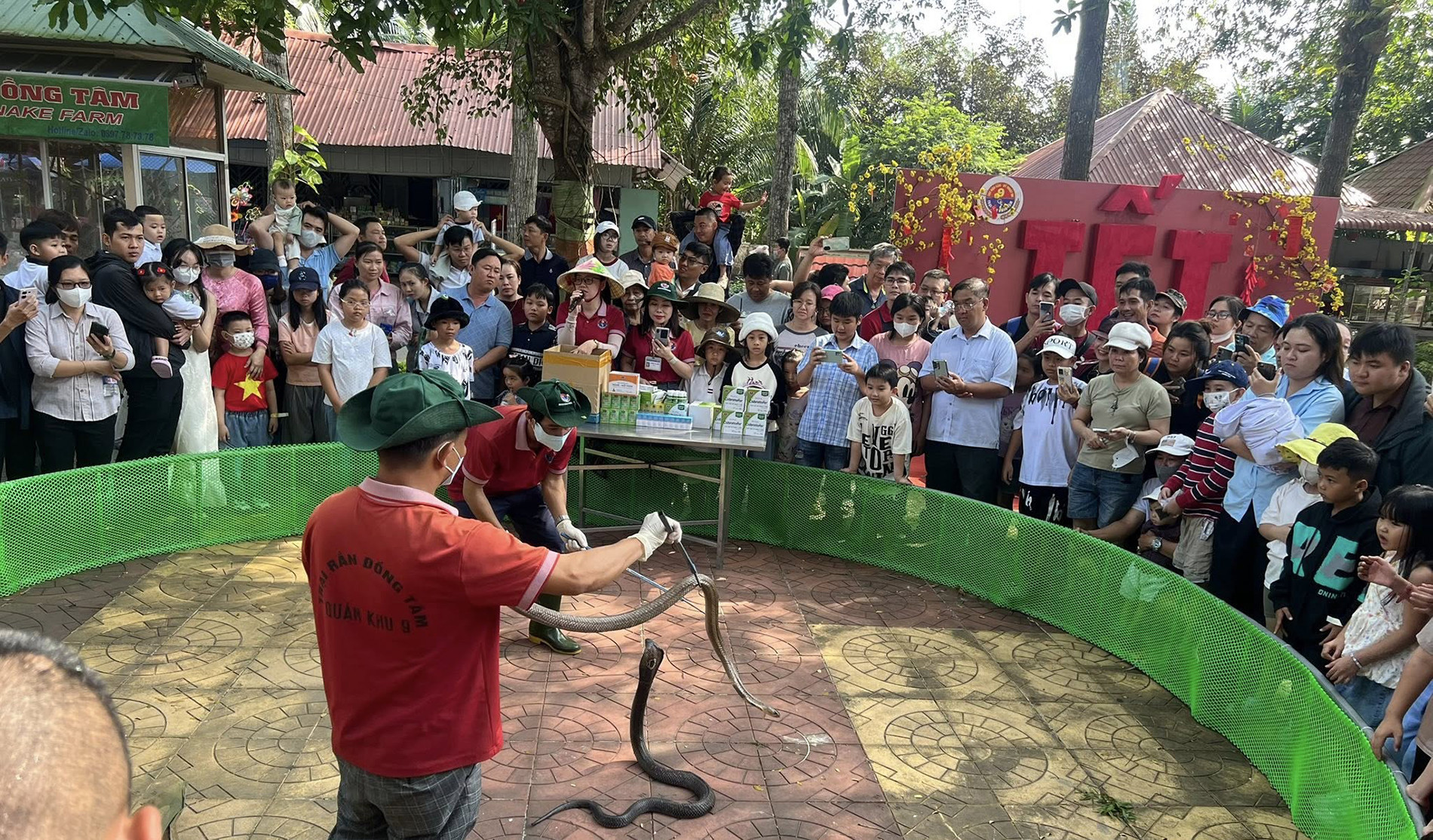 9 Trại rắn.jpg