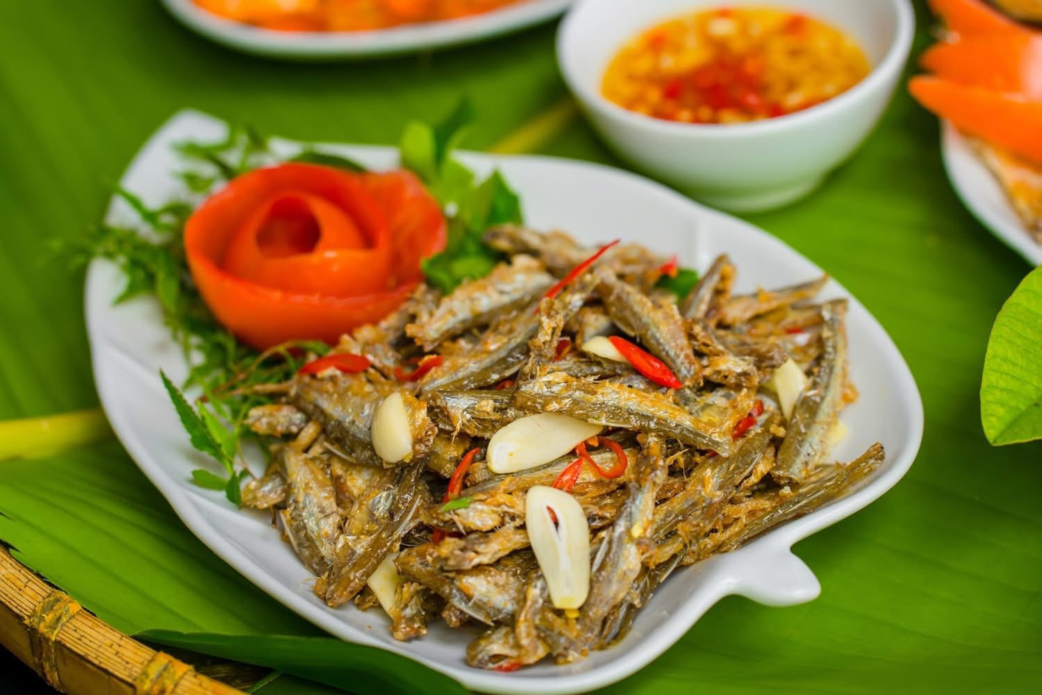 tép dầu chiên ngọc hà 0.jpg