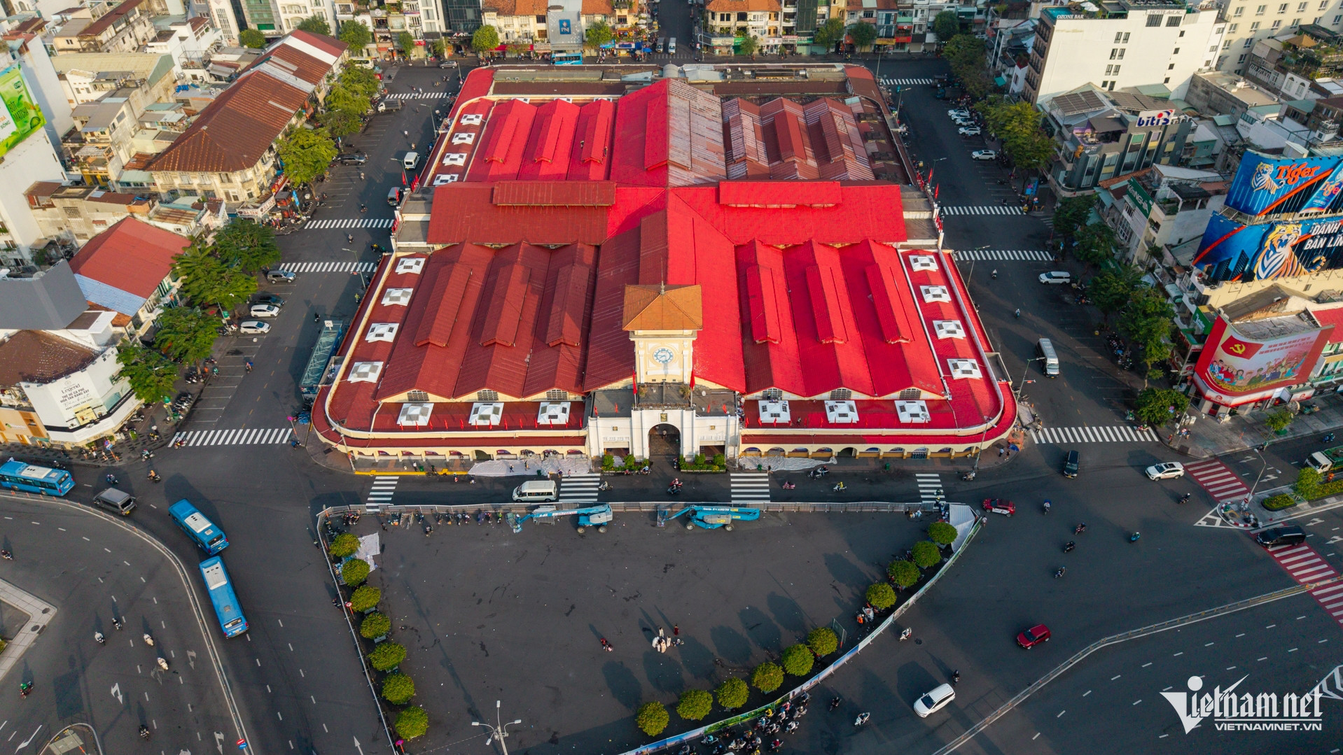 ben thanh market.jpg