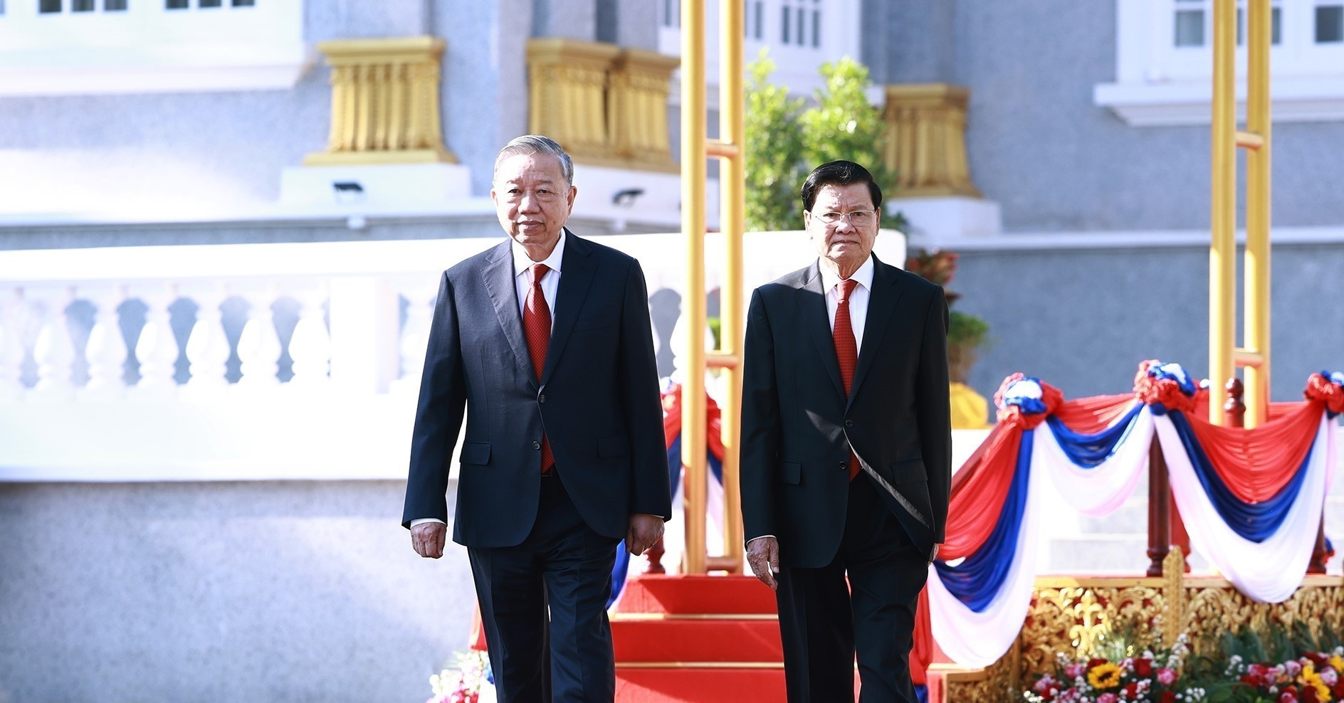 Ceremonial welcome for Vietnamese party chief in Vientiane