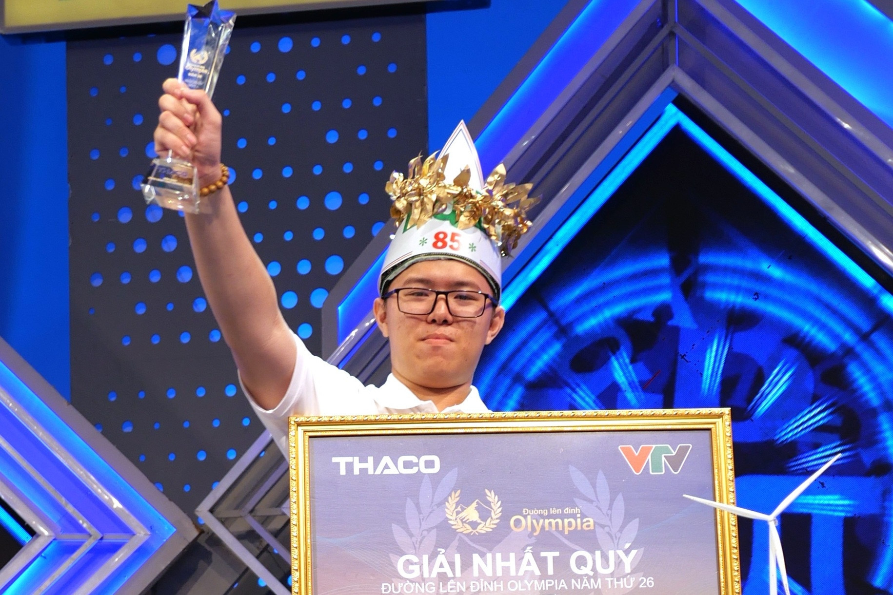 First male finalist is one step away from Road to Olympia dream