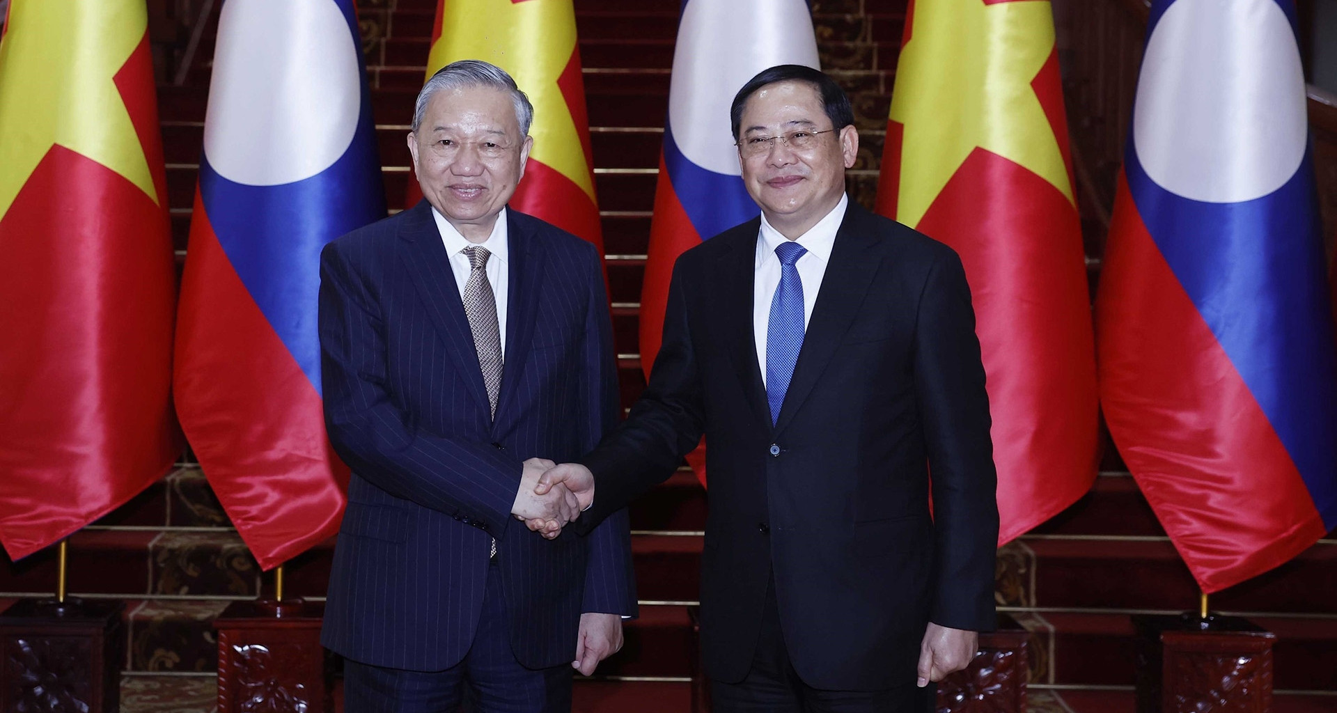 Historic first as Vietnam&rsquo;s key leaders visit Laos together