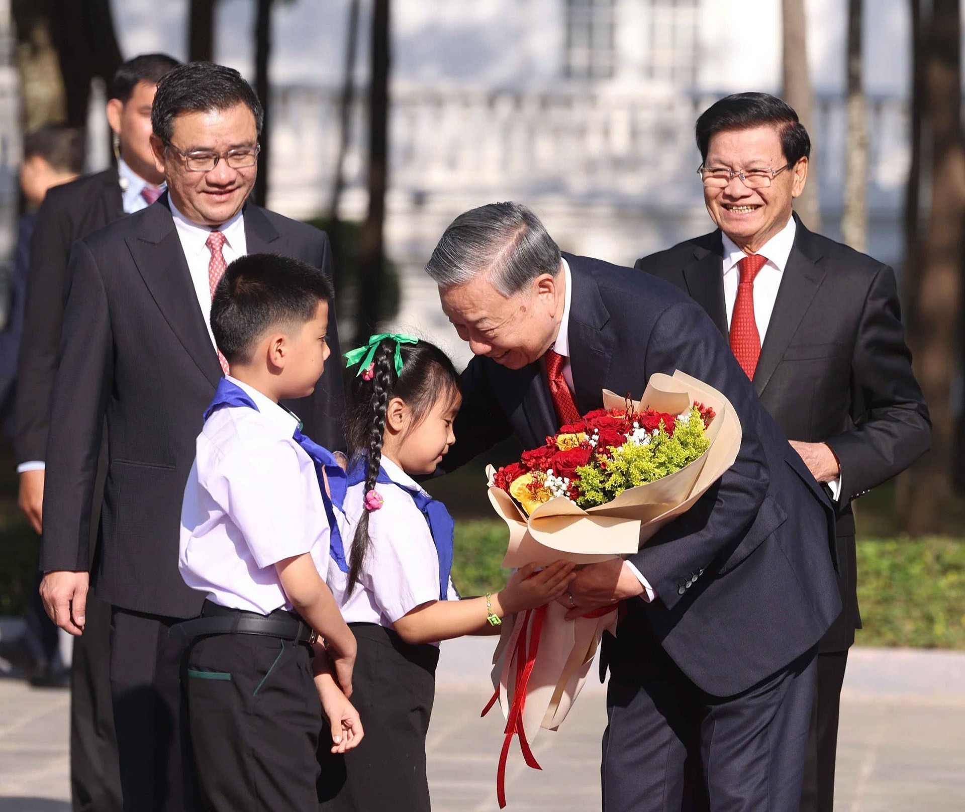 party chief to lam2.jpg