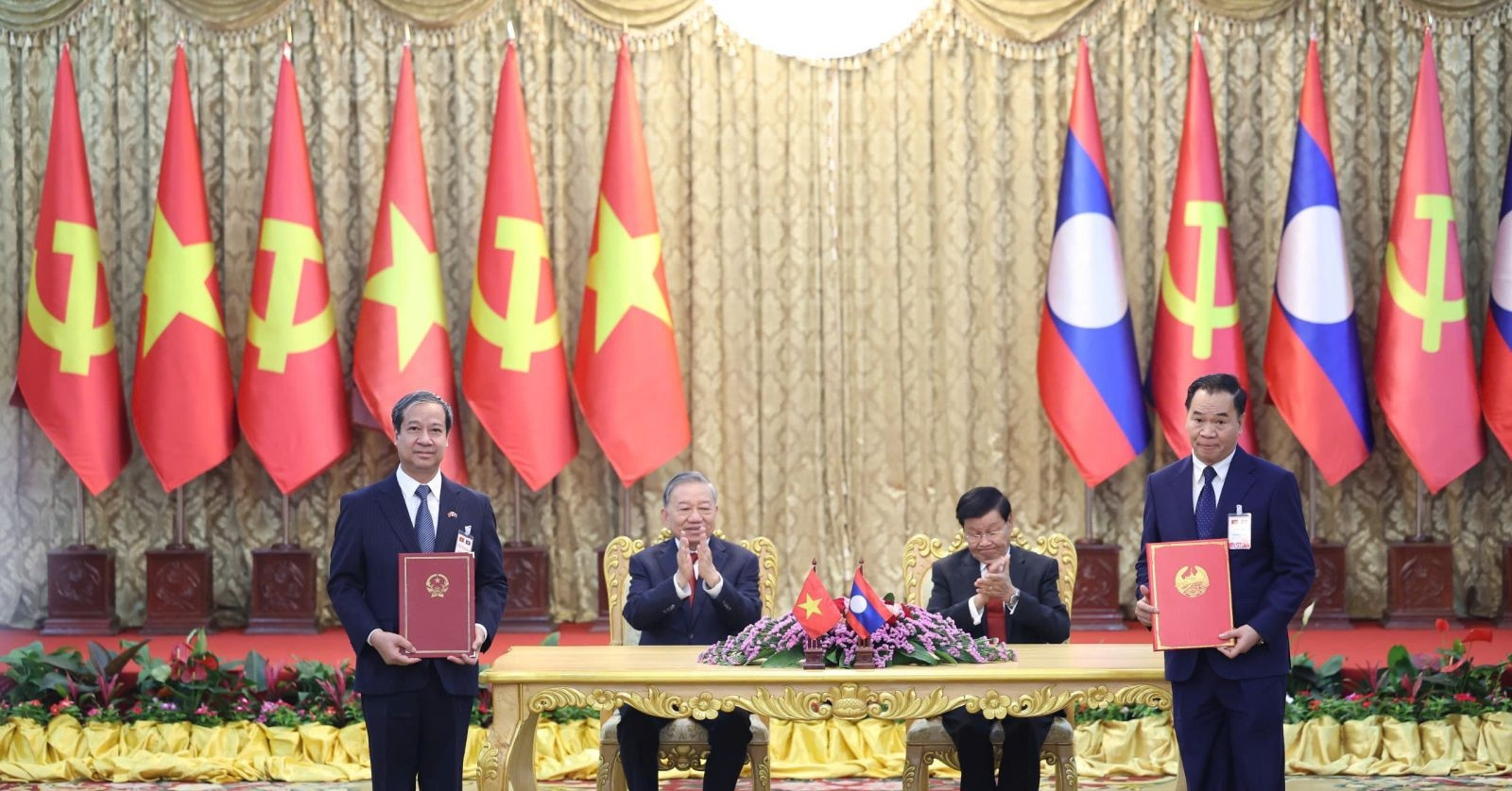 Vietnam to establish Vietnam University in Laos