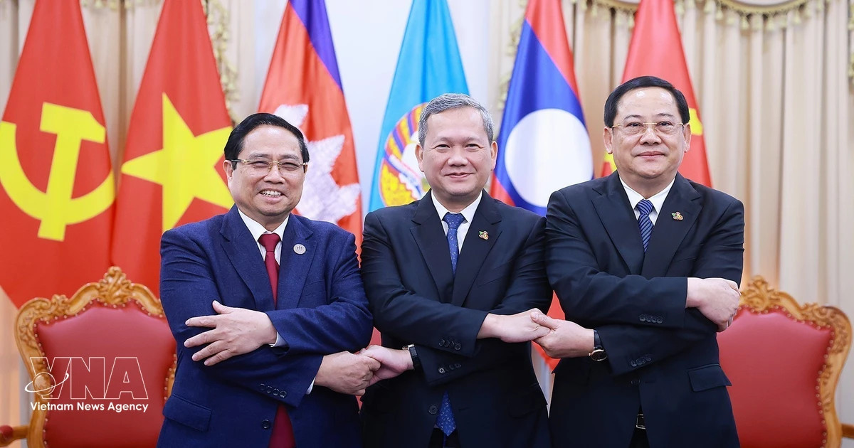 Vietnamese, Lao, Cambodian PMs map measures to implement Party leaders’ outcomes