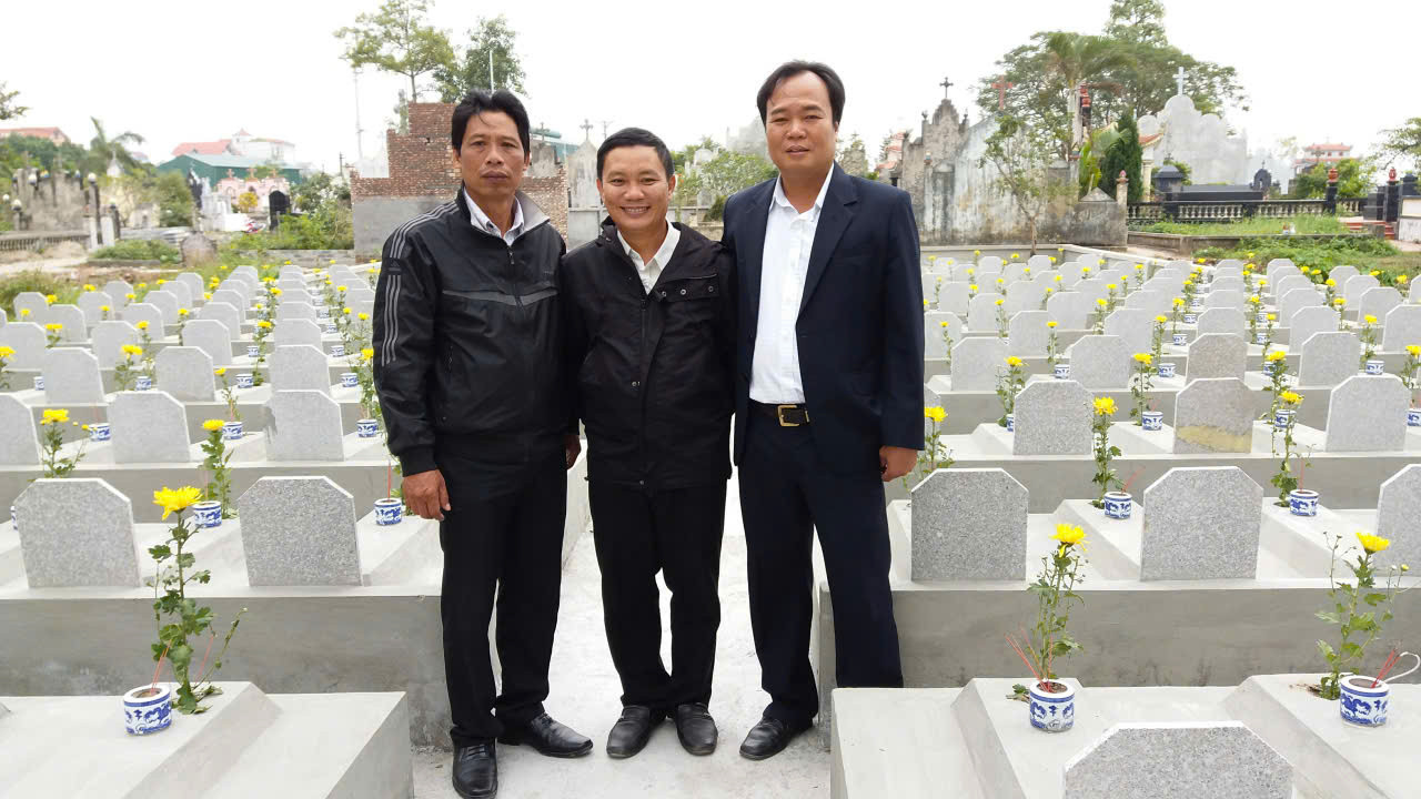 mo vo danh Cu right.jpg