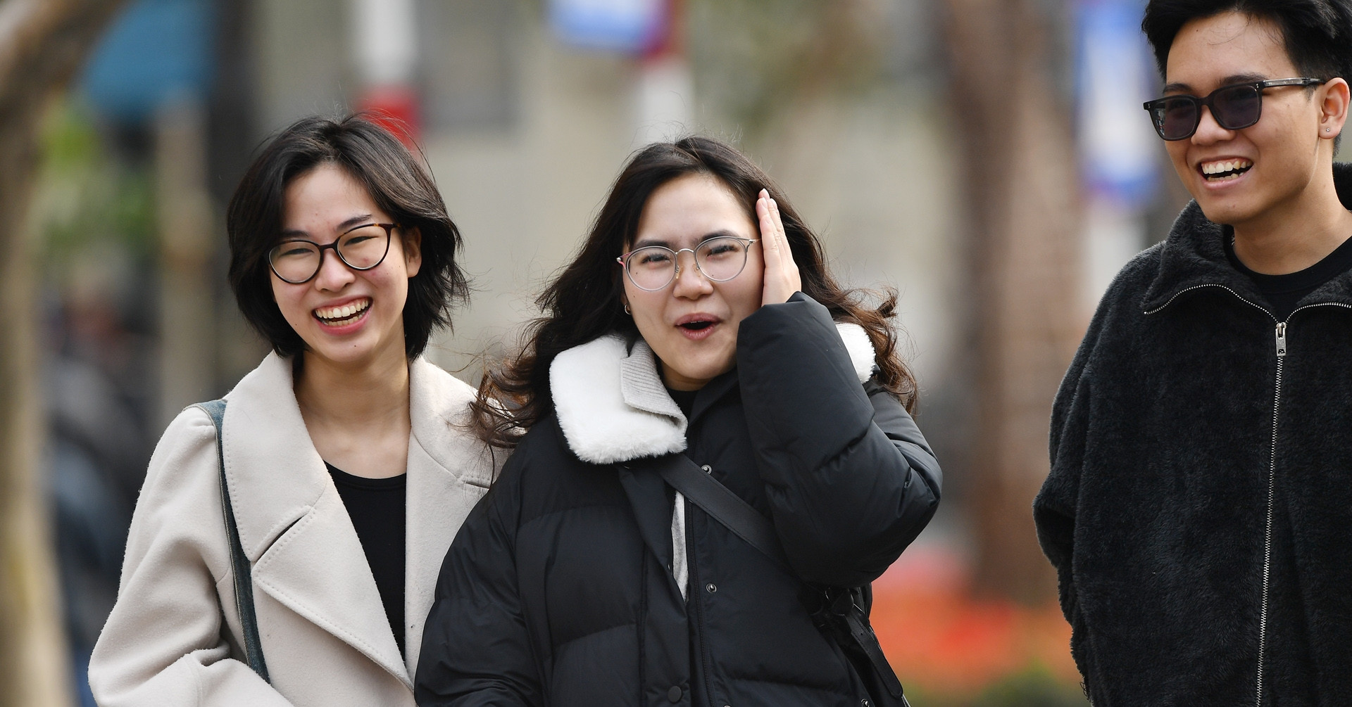 Cold air arrives, northern Vietnam turns chilly with sunshine expected