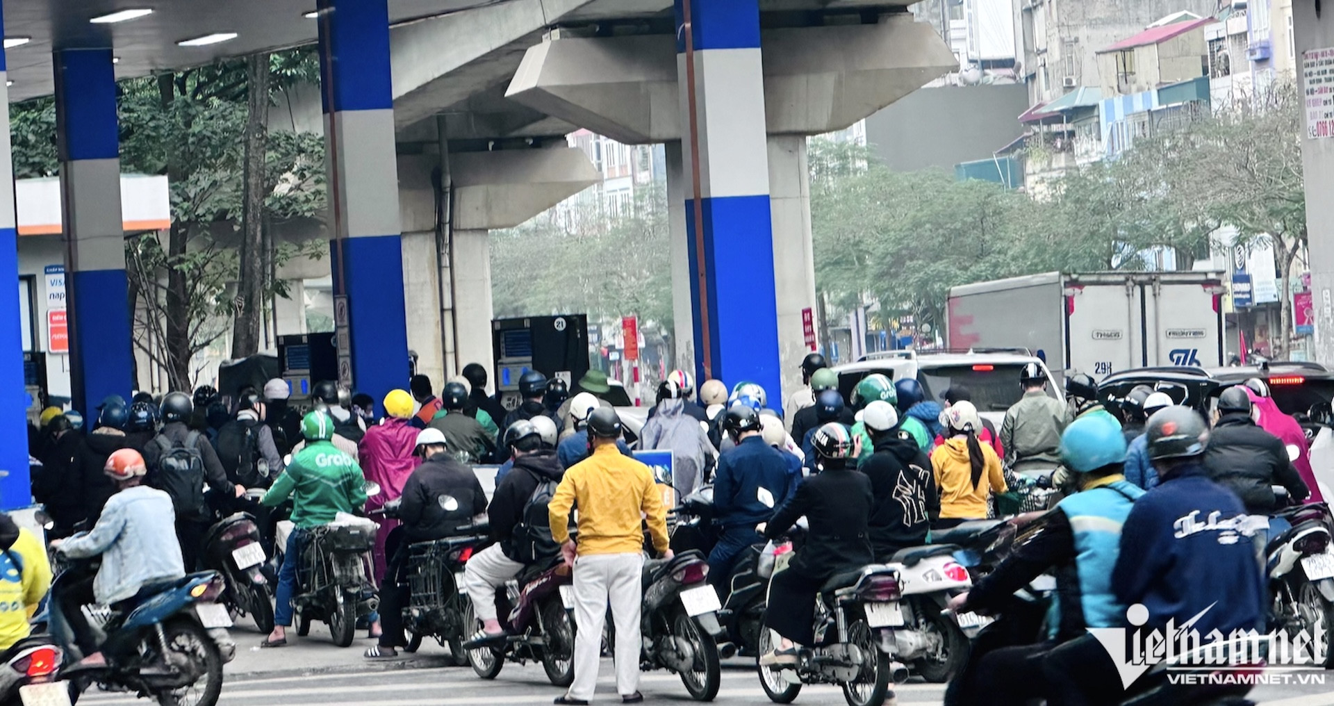 Vietnam’s RON95 gasoline price remains lower than regional peers