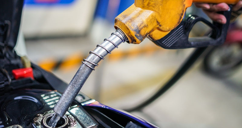 Vietnam warns fuel retailers against hoarding as prices surge