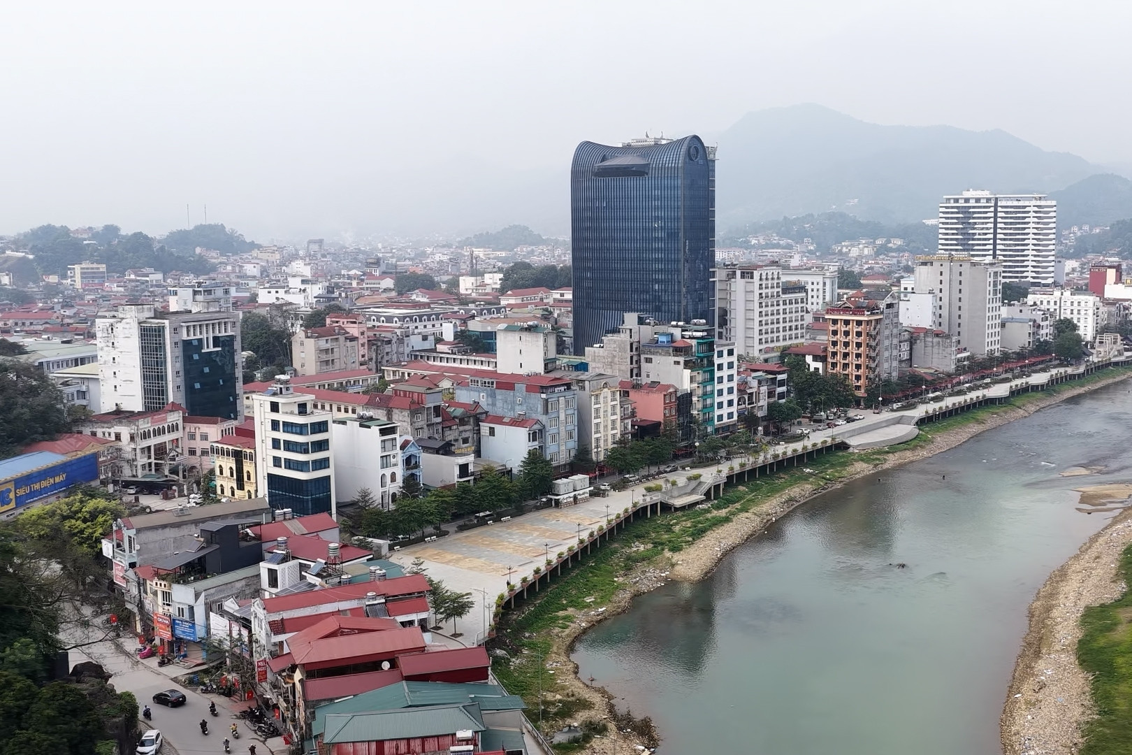 Turning a “dead-end location” into a connected frontage