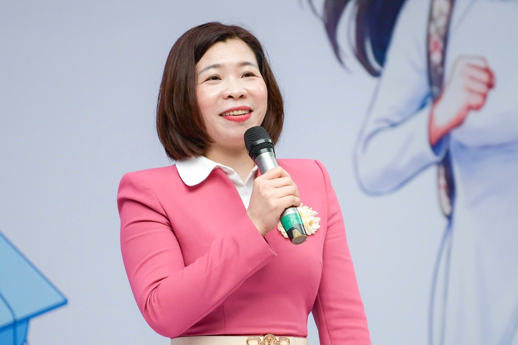 hoc bao chi Giang.jpg