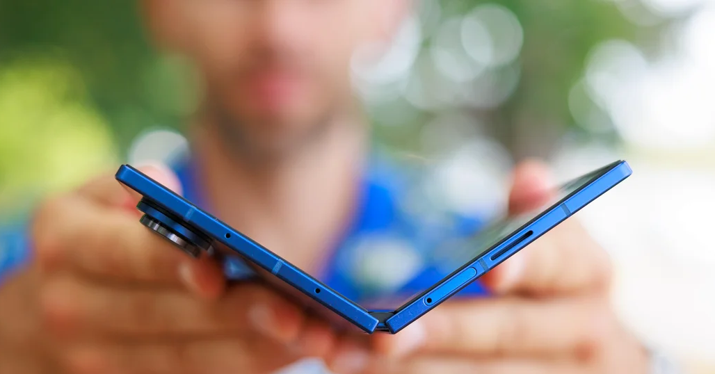 Foldable phones are finally ready, but the price is not