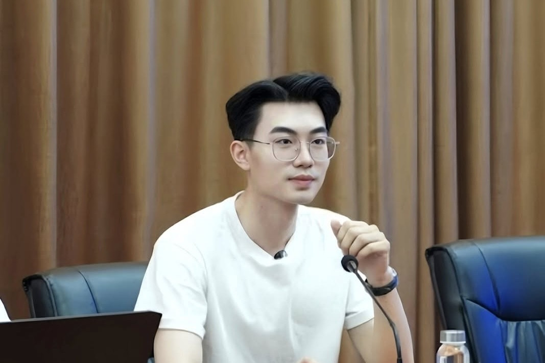 Male ‘Beauty King’ student obtains full scholarship for master’s program