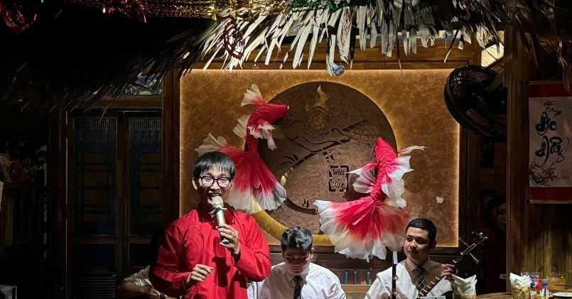 When traditional theatre meets viral culture