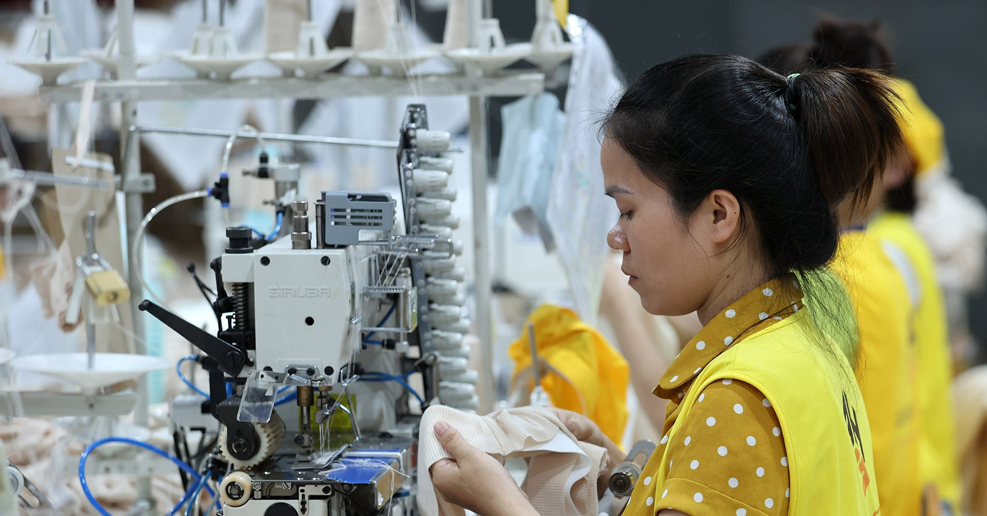Superpower rivalry reshapes global economy, forcing Vietnamese firms to adapt