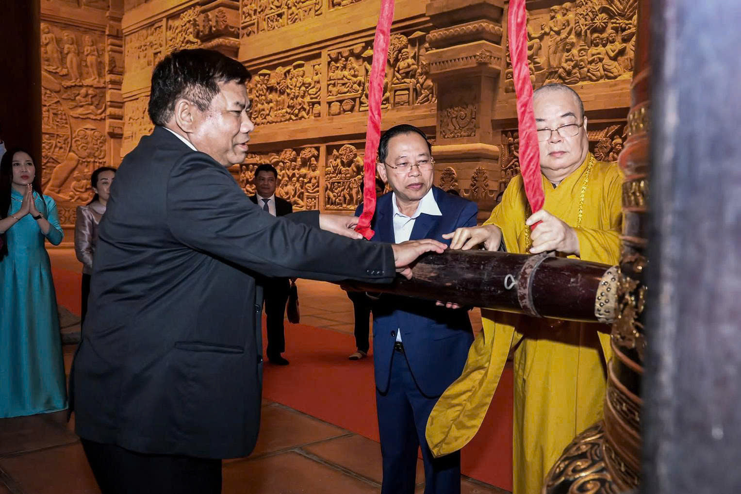 vietnam cambodia6.jpg