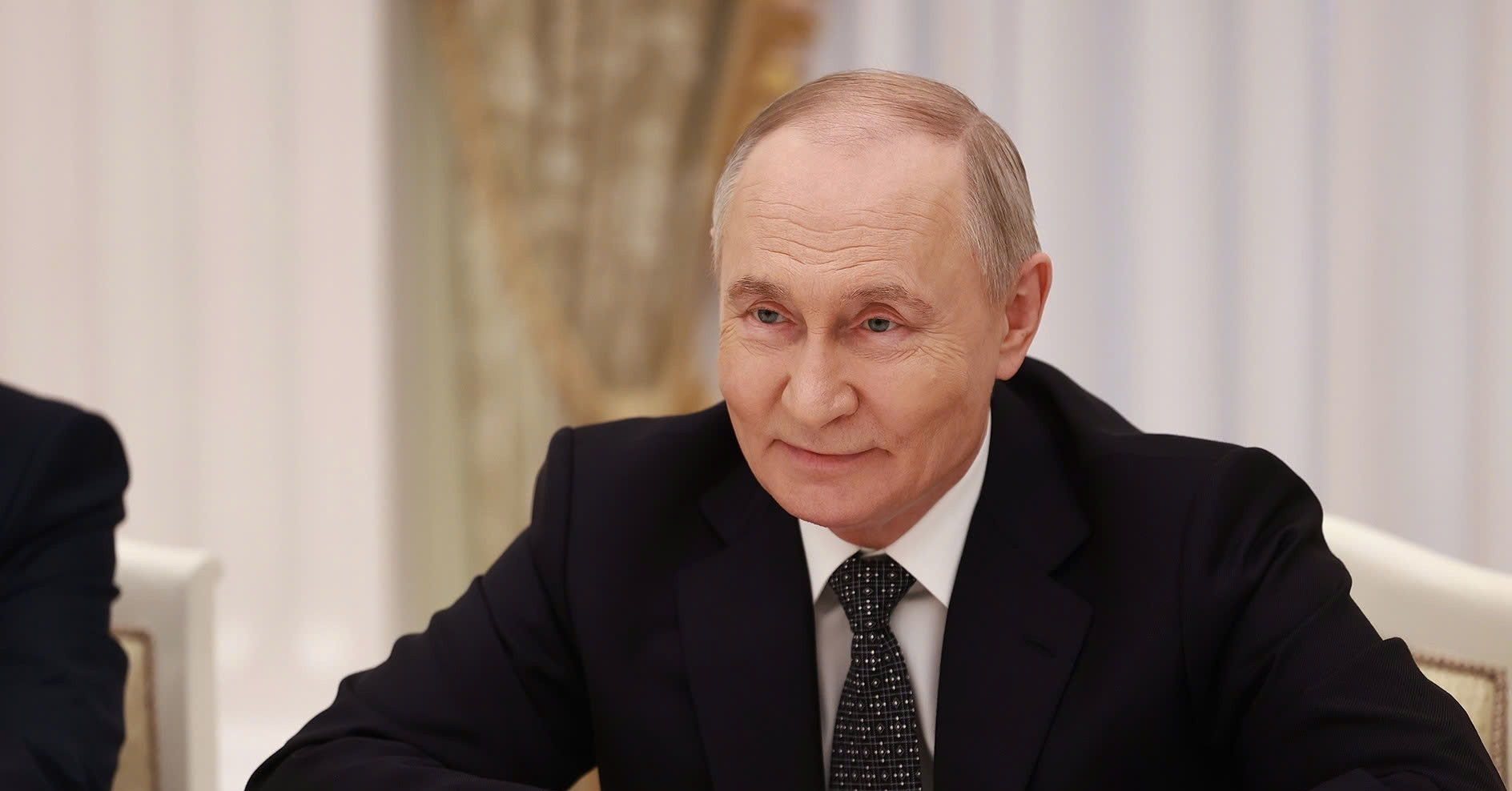 Putin calls nuclear project a new symbol of Vietnam-Russia ties