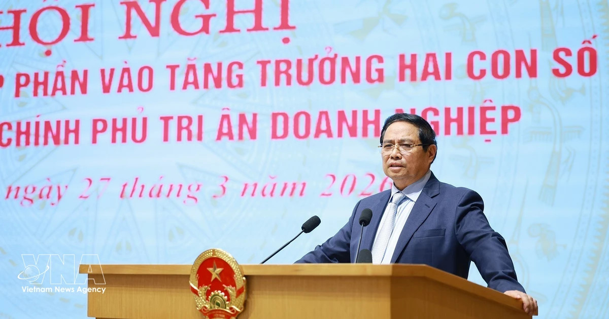 Enterprises must pioneer in achieving double-digit economic growth from 2026: PM