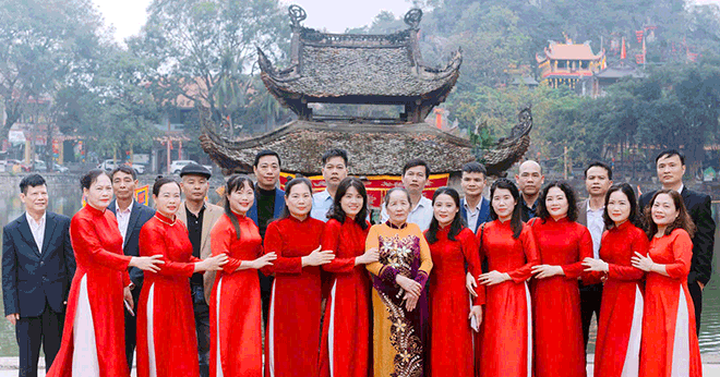 Ten daughters, ten sons-in-law, one deeply rooted family bond